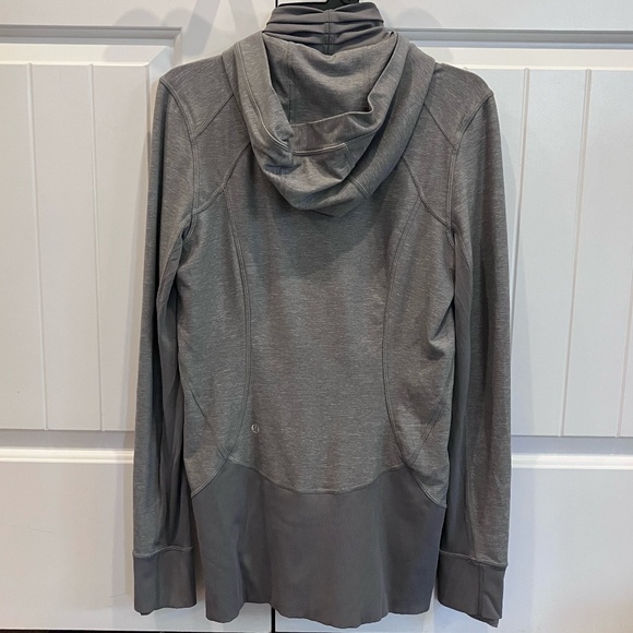 Lululemon Women's Long Grey Athletic Jacket - Picture 2 of 5